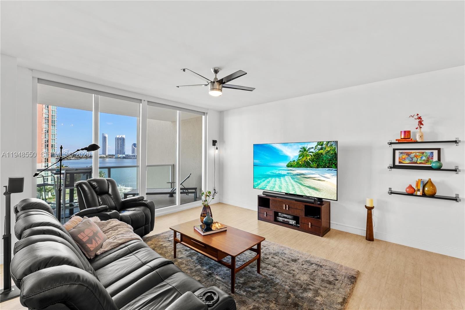 3340 NE 190th Street 908, Aventura, FL 33180 photo 2