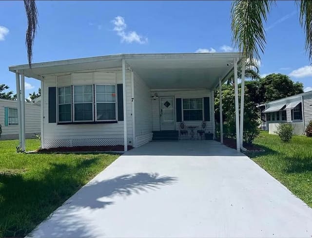 7 Giralda, Port St. Lucie, FL 34952