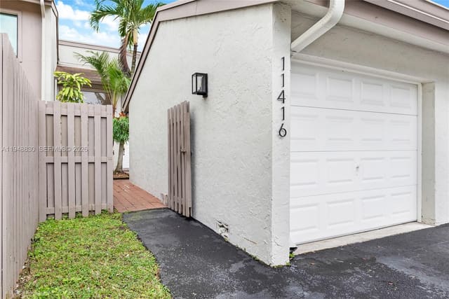11416 SW 110th Lane, sold in Sabal Chase Sec 1, Miami, FL