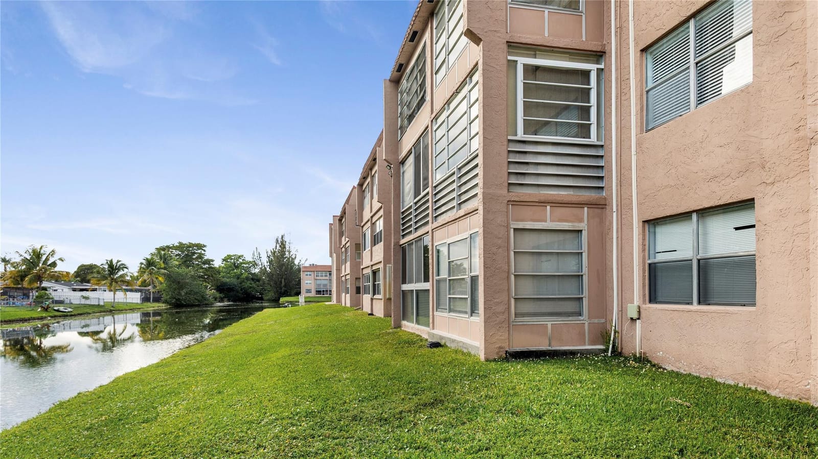 9700 Sunrise Lakes Boulevard 101, Sunrise, FL 33322 photo 16