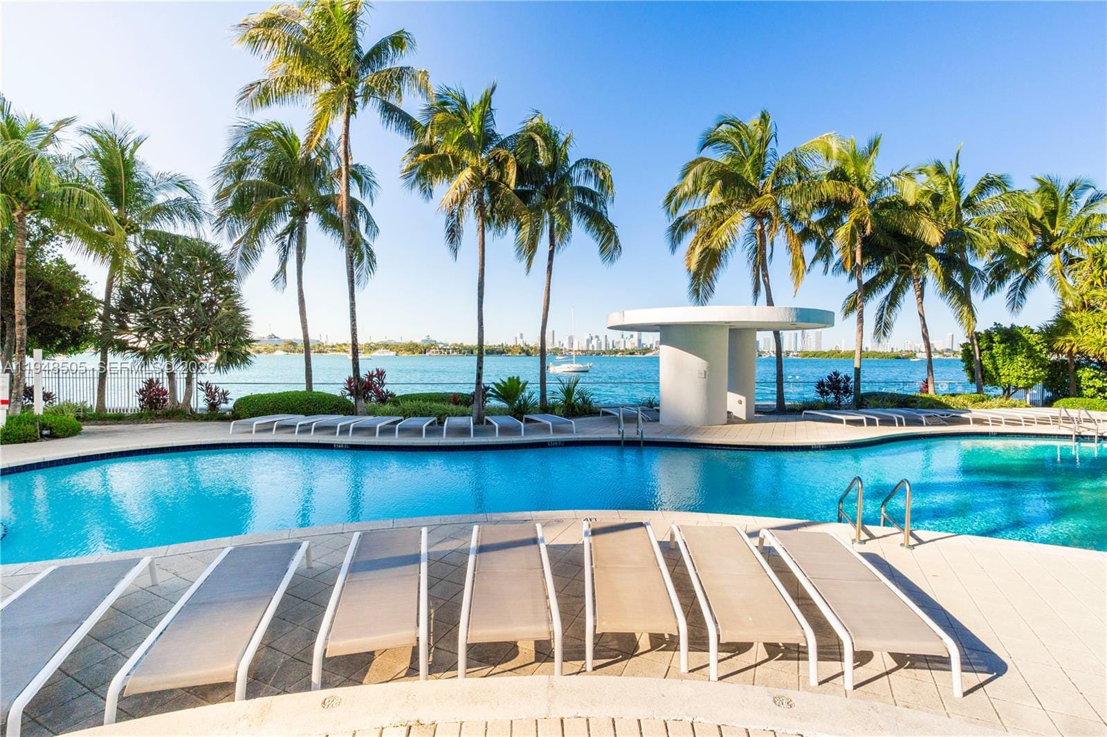 1330 West Avenue 610, Miami Beach, FL 33139 photo 14