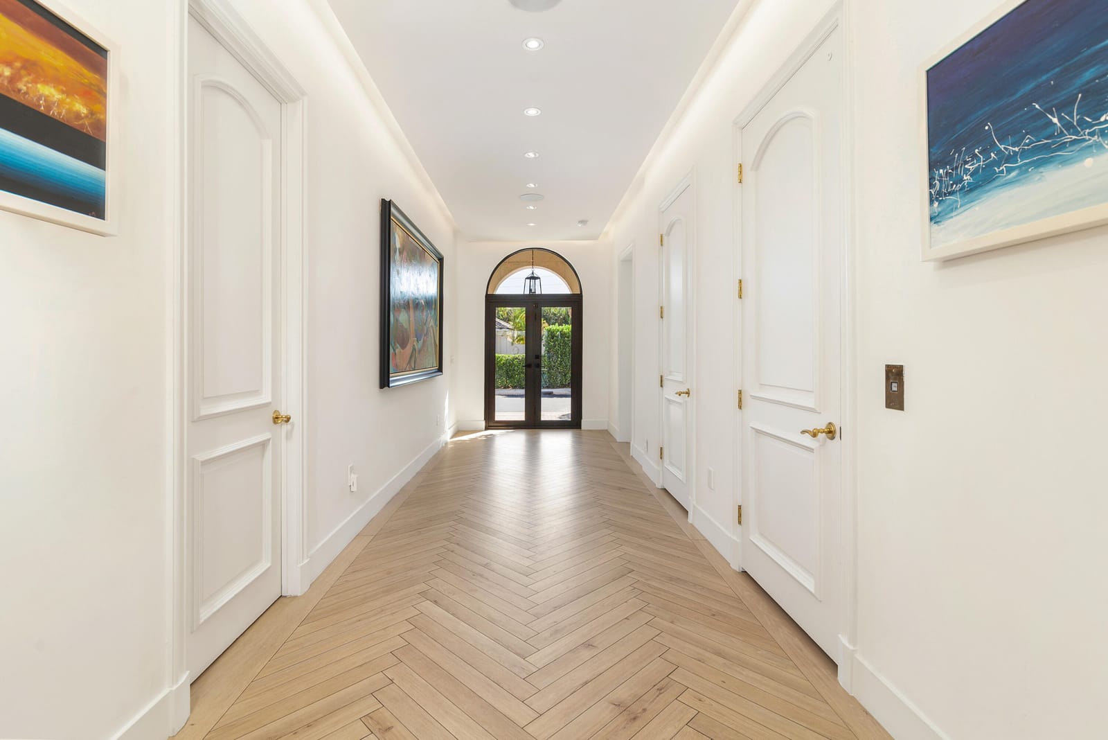 2085 Regents Boulevard — photo 3