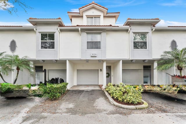 2020 Alta Meadows Lane 505, Delray Beach, FL 33444