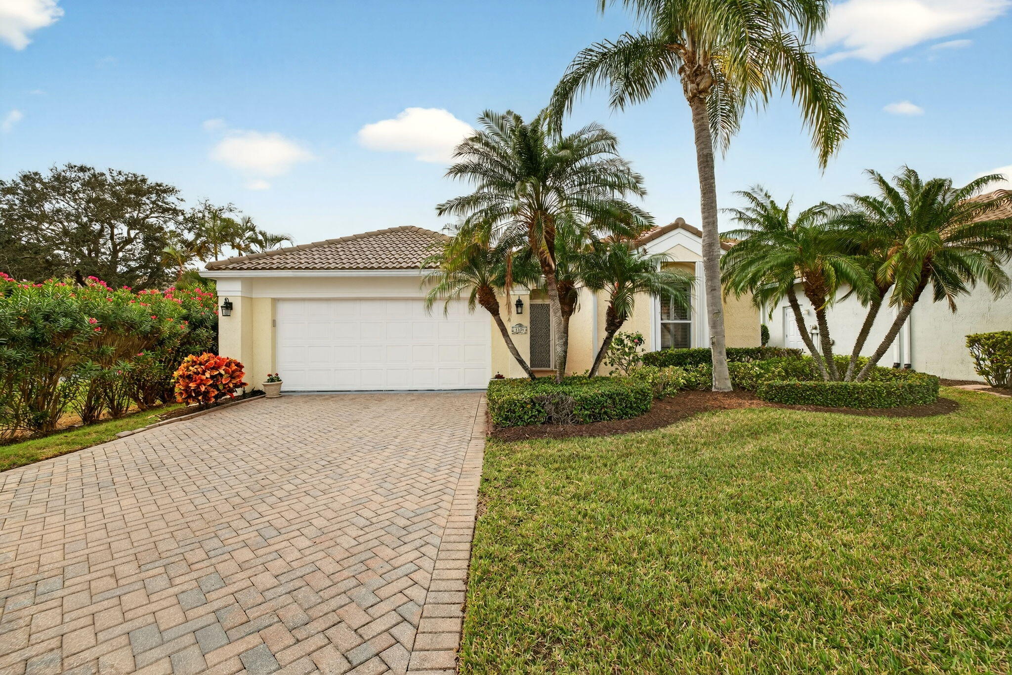 3305 Caracal Drive — photo 2