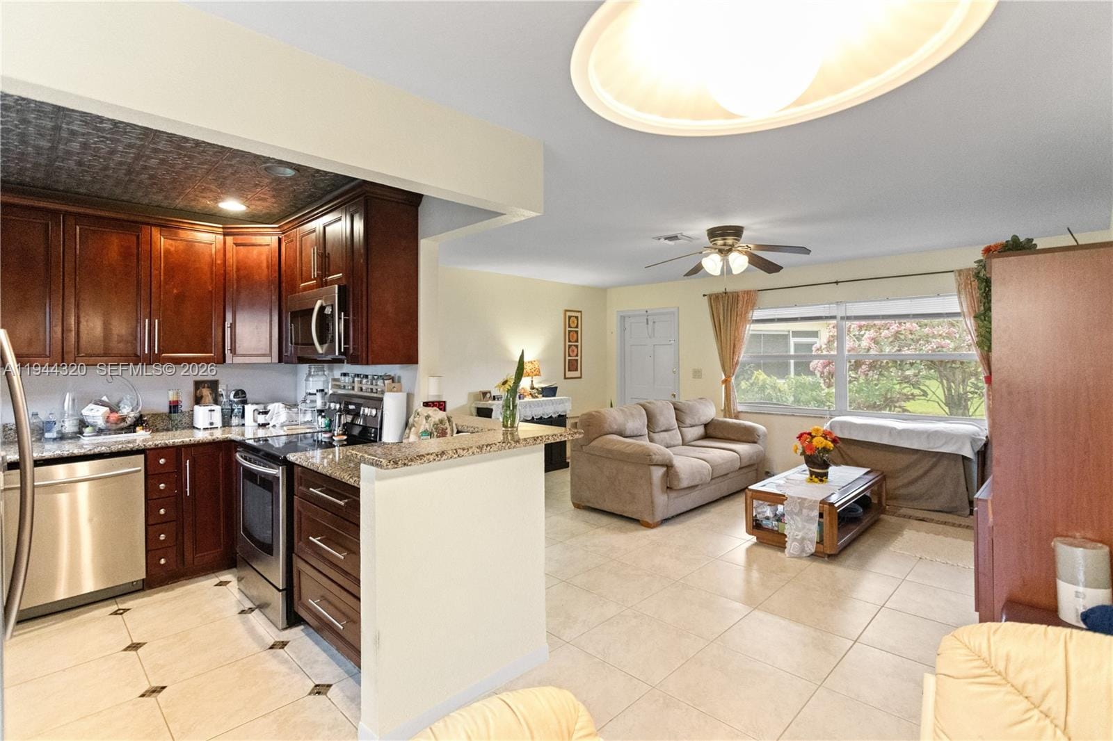 412 SW Natura Avenue, Deerfield Beach, FL 33441 photo 6