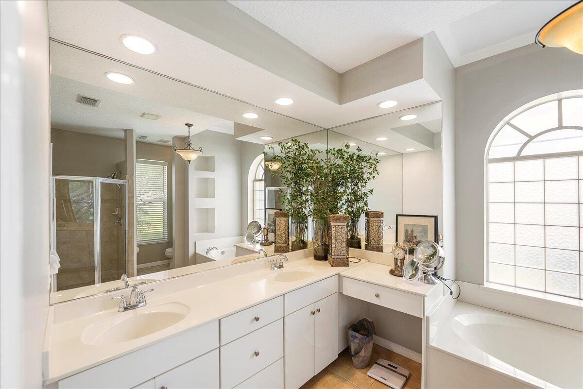 6049 NW Winfield Drive — photo 12