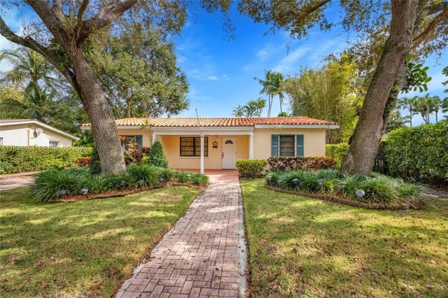 8115 SW 63rd Place, sold in Beverly Gardens, Miami, FL
