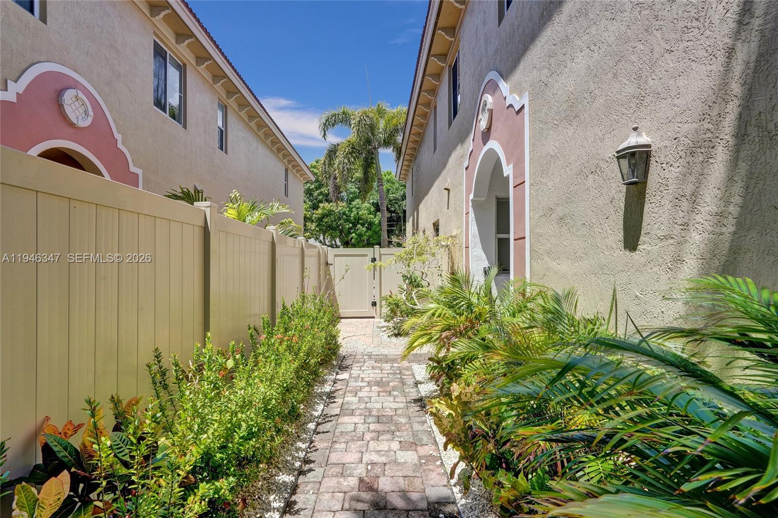 1115 NE 14th Avenue, Fort Lauderdale, FL 33304 photo 6