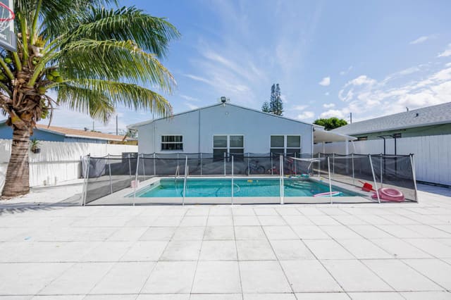 2578 Kentucky Street, sold in Palm Acres Estates Add, West Palm Beach, FL