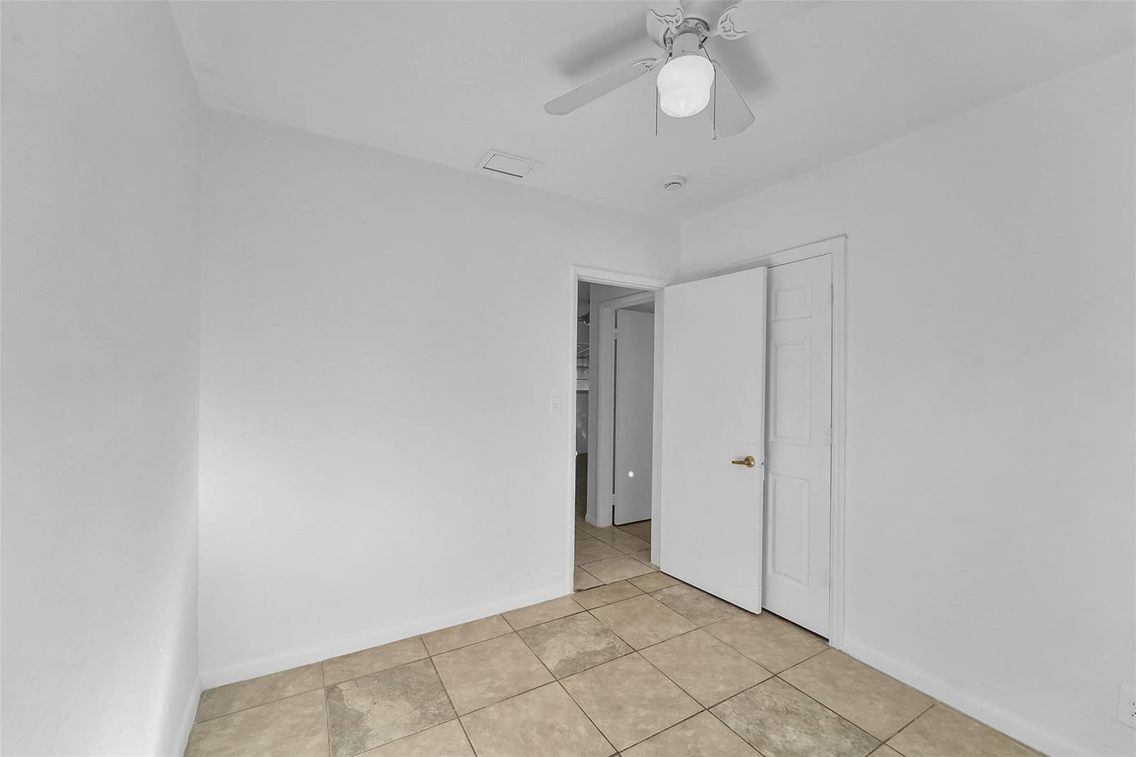 401 SW 25th Avenue — photo 11