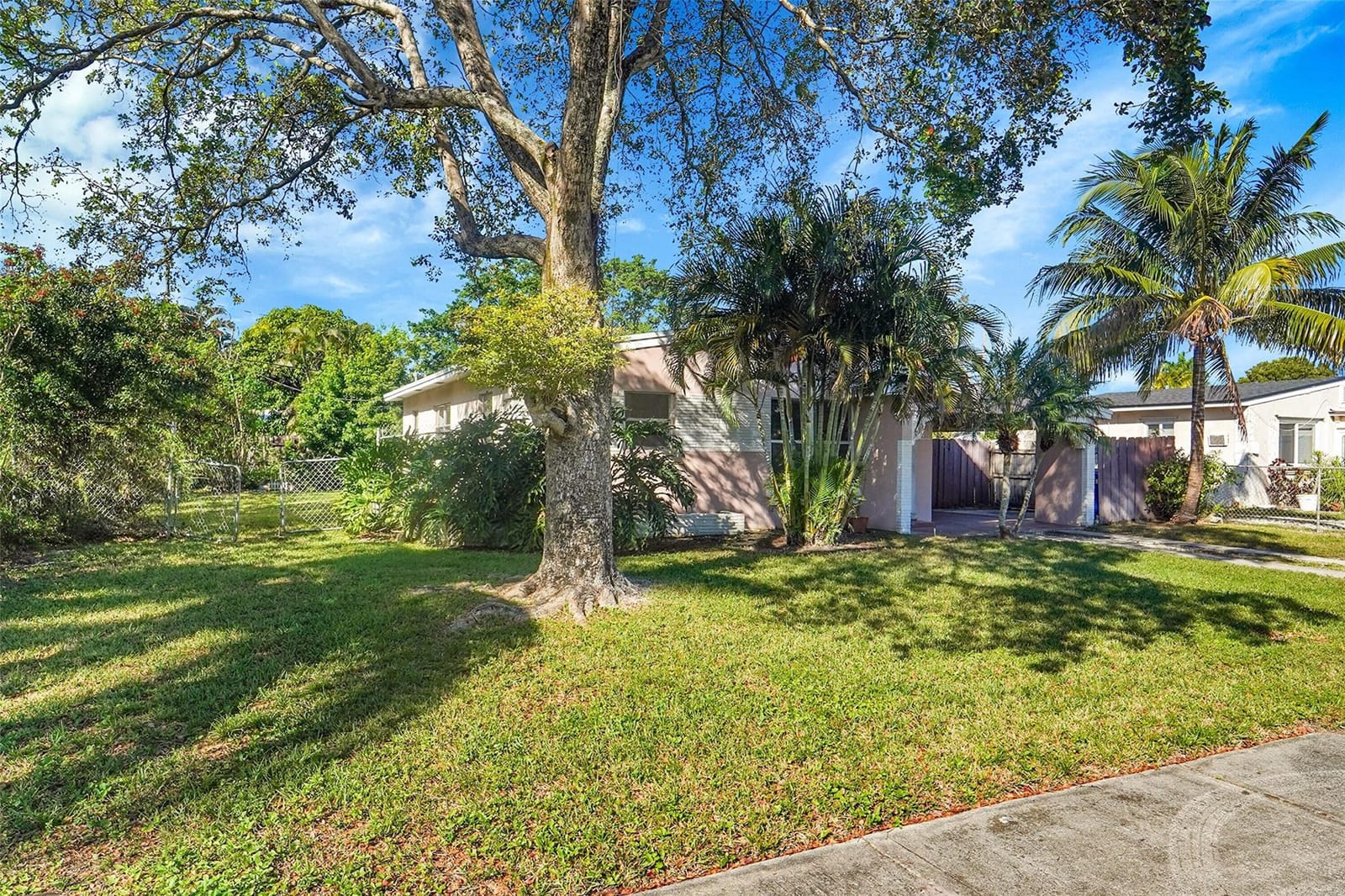 401 SW 25th Avenue — photo 3