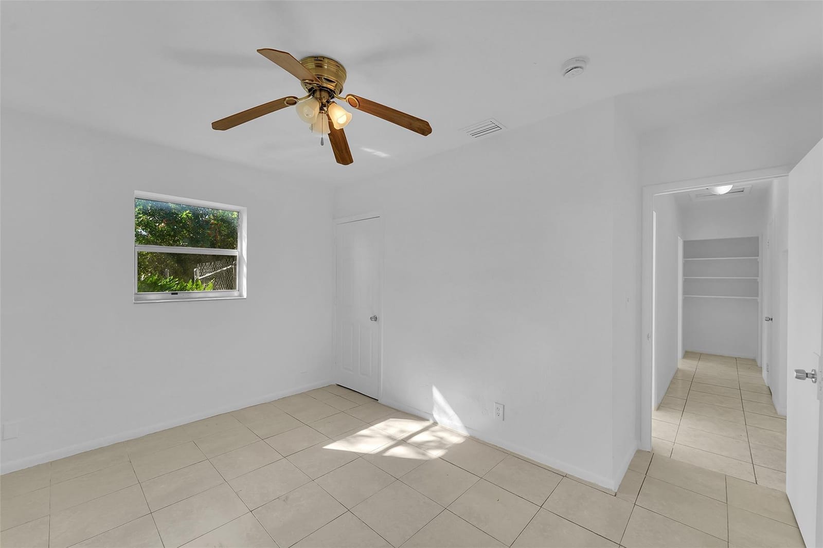 401 SW 25th Avenue — photo 8