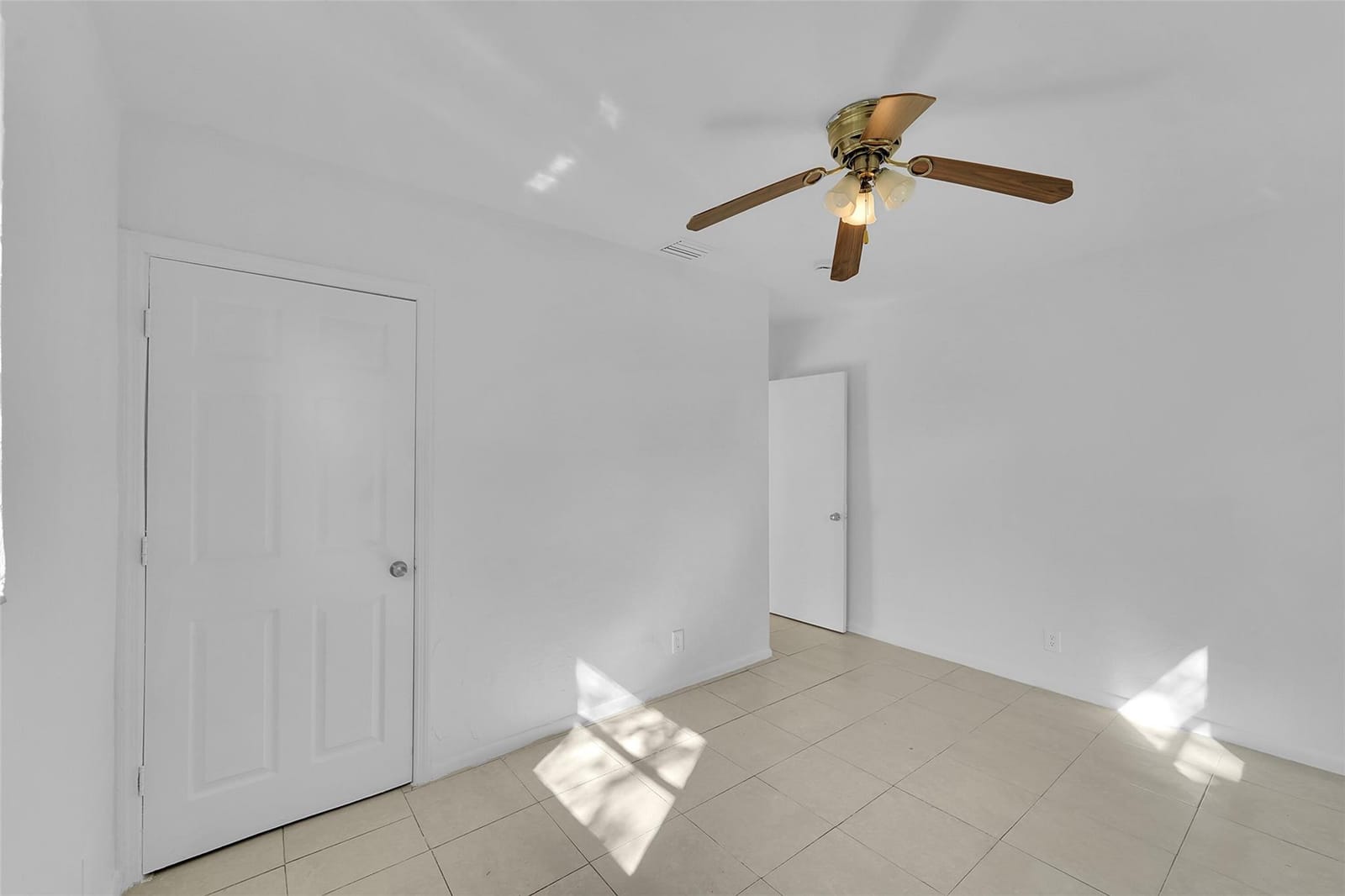 401 SW 25th Avenue — photo 9
