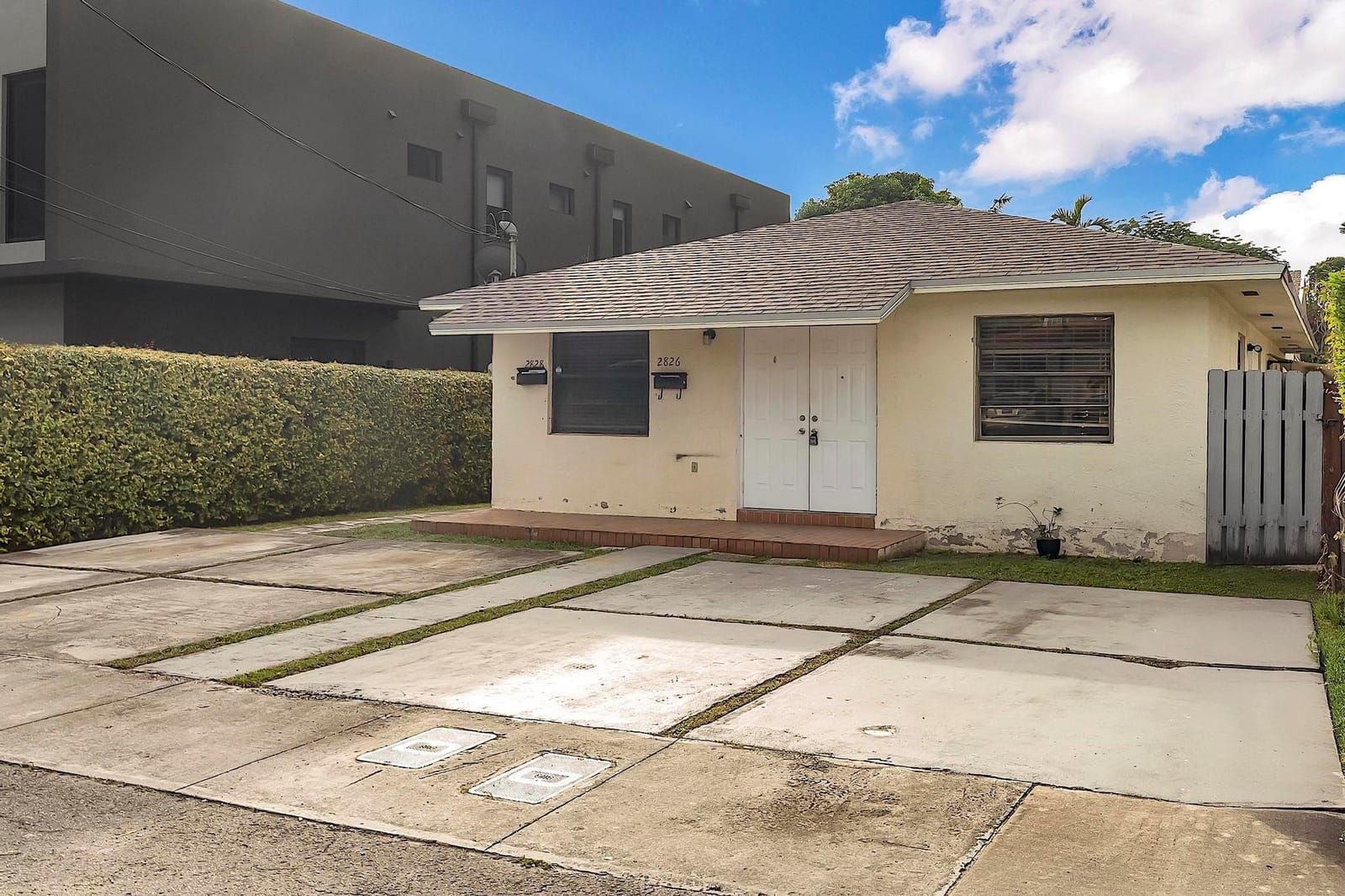 2826-2828 SW 32nd Court — photo 4