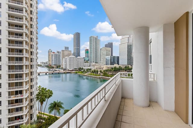801 Brickell Key Boulevard 1005, sold in Courts Brickell Key, Miami, FL