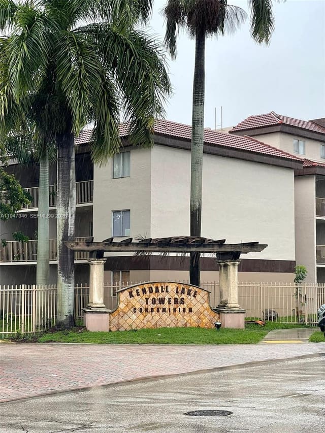 15221 SW 80th Street 313, sold in Kendall Lake Towers Condo, Miami, FL