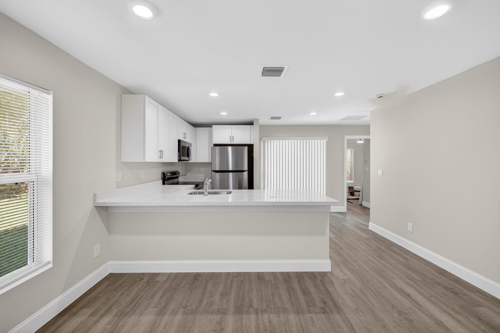 706 Dundas Court — photo 7