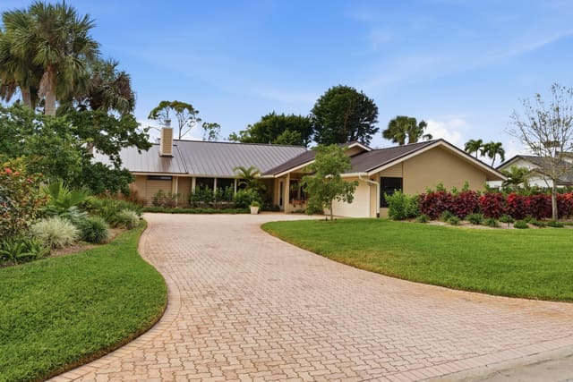 5081 SE Burning Tree Circle, sold in Mariner Sands Country Club, Stuart, FL