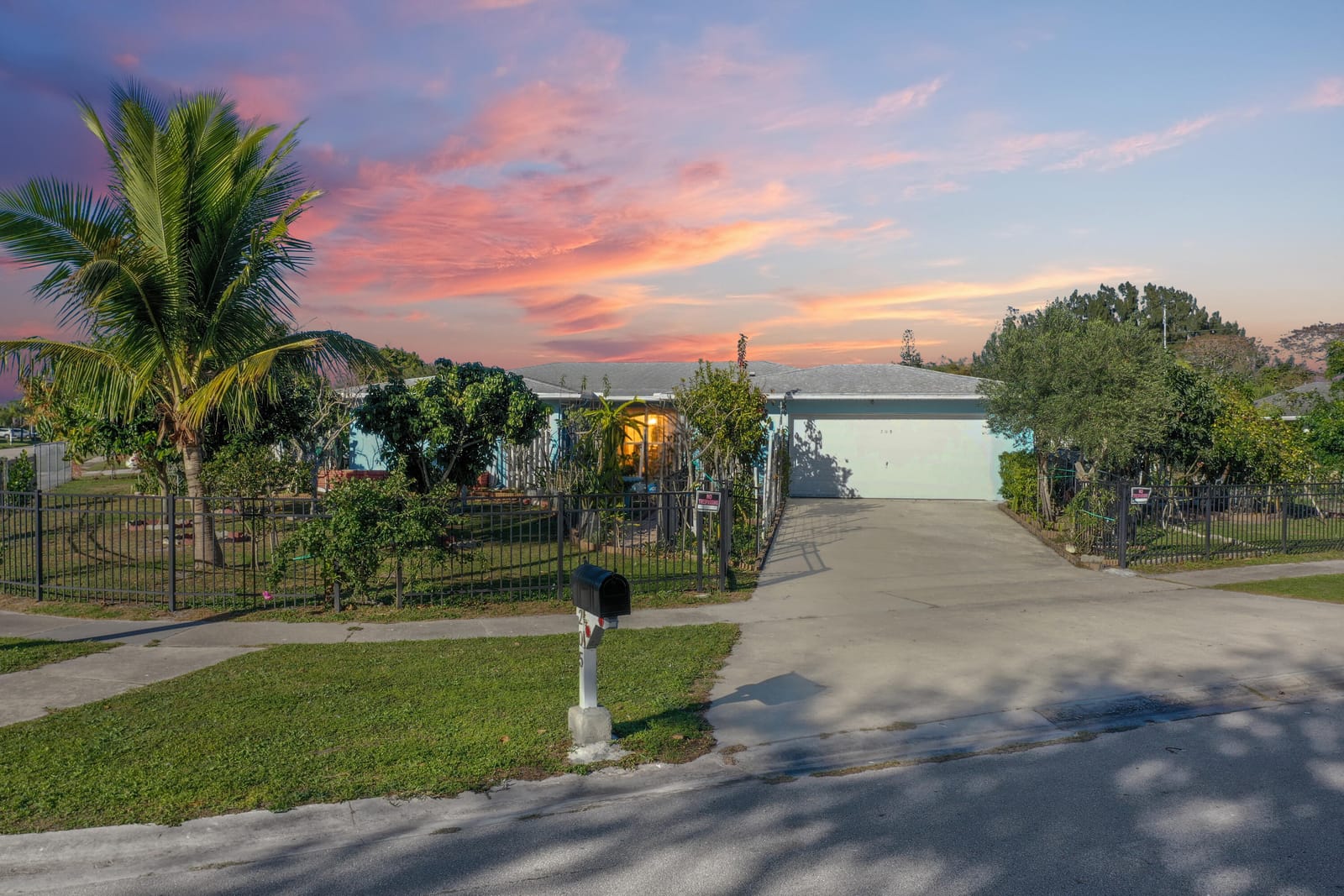 205 NE Ardsley Drive, Port St. Lucie, FL 34983 photo 1