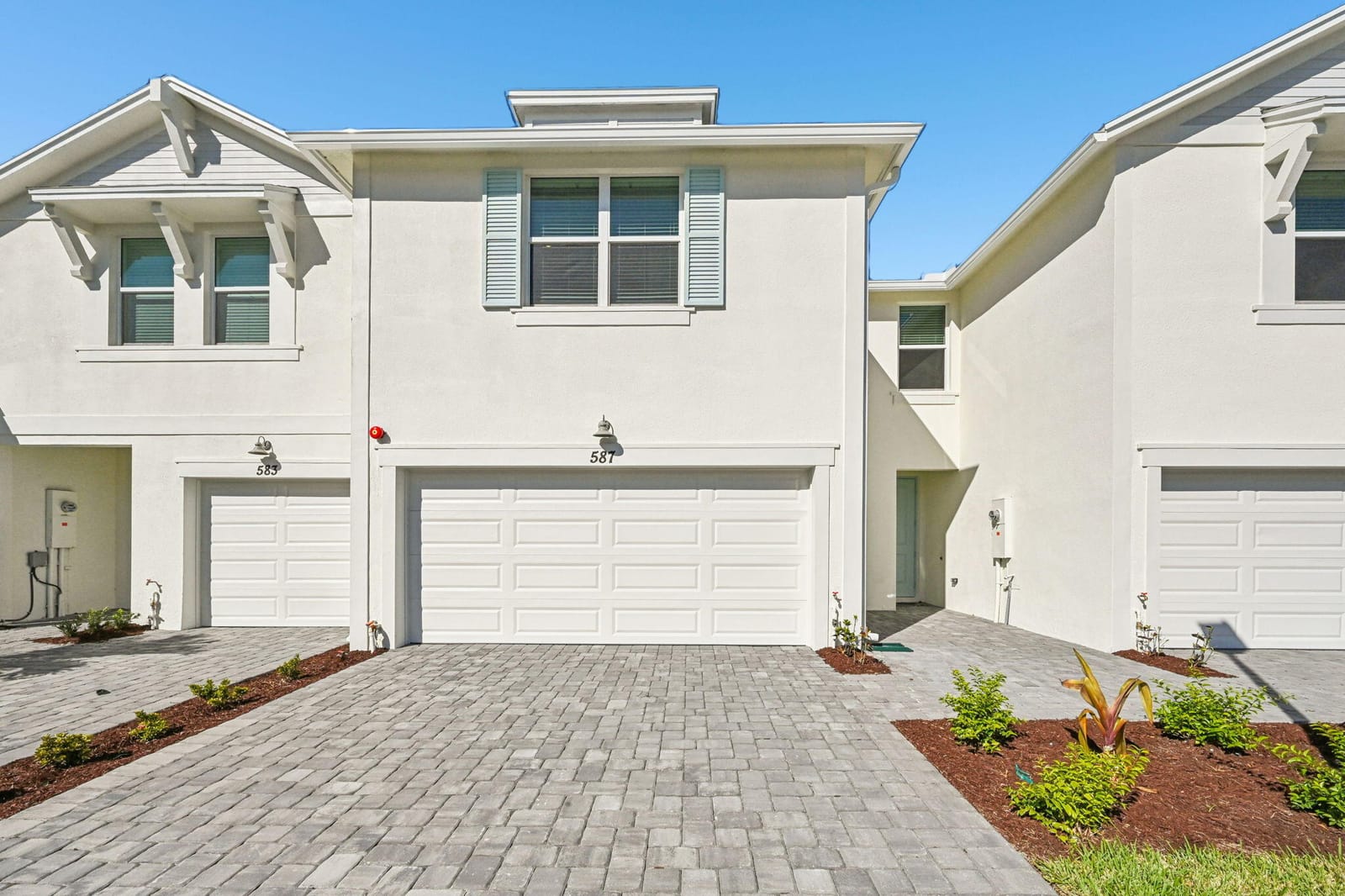 587 Salisbury Circle, Fort Pierce, FL 34982 photo 2