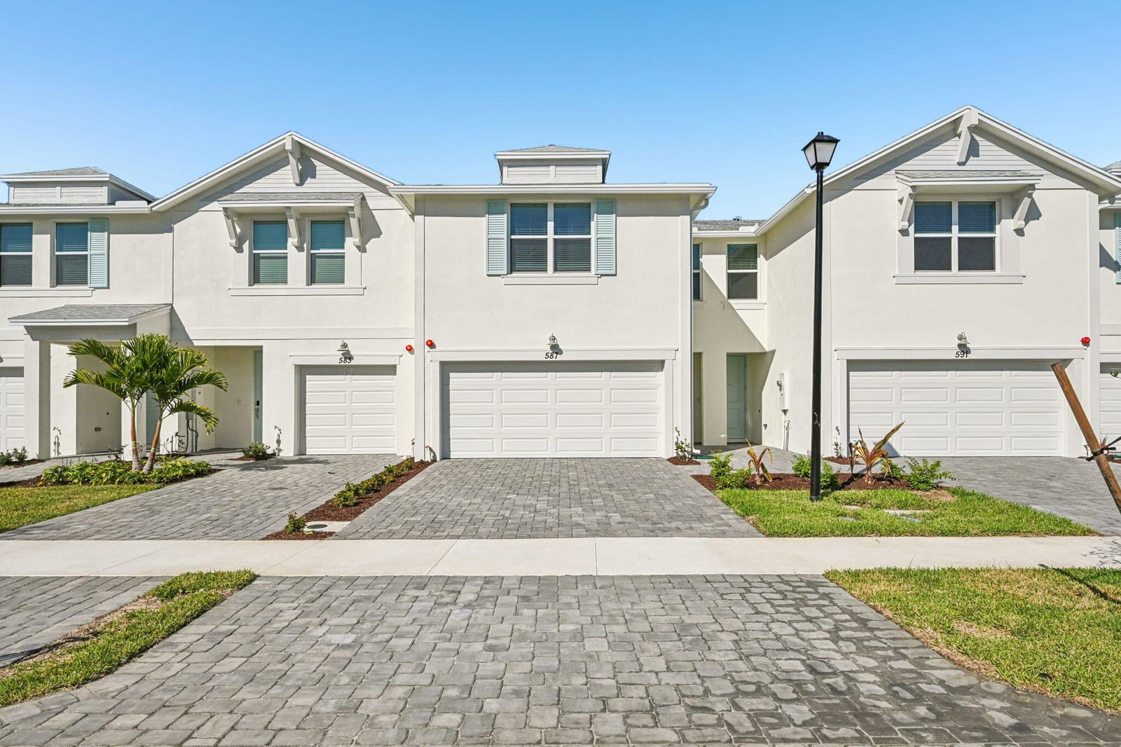 587 Salisbury Circle, Fort Pierce, FL 34982 photo 4