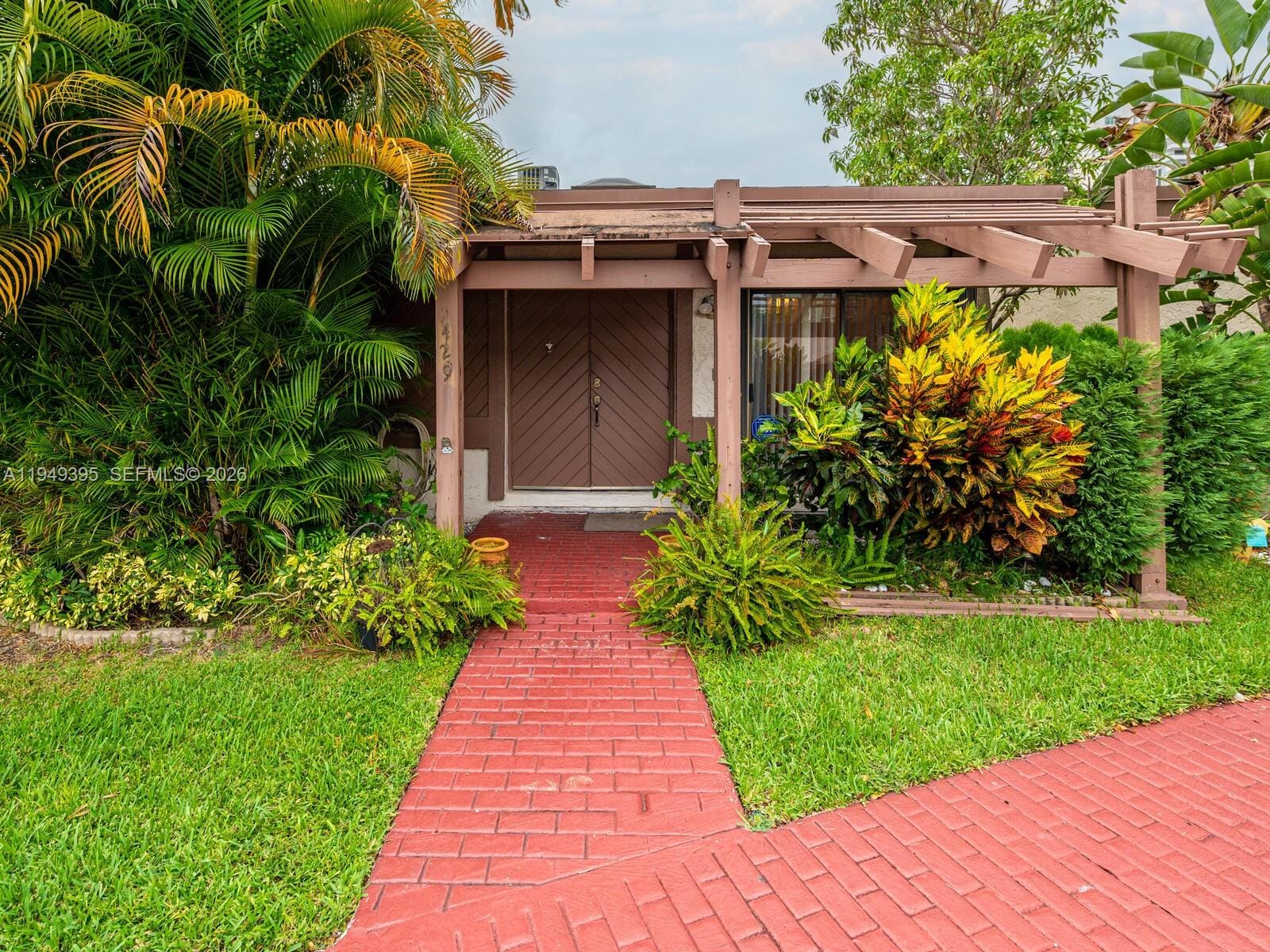 429 Leslie Drive 429, Hallandale Beach, FL 33009