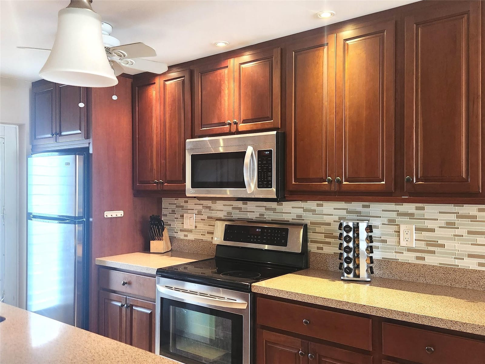 105 NE 19th Avenue 250 — photo 8
