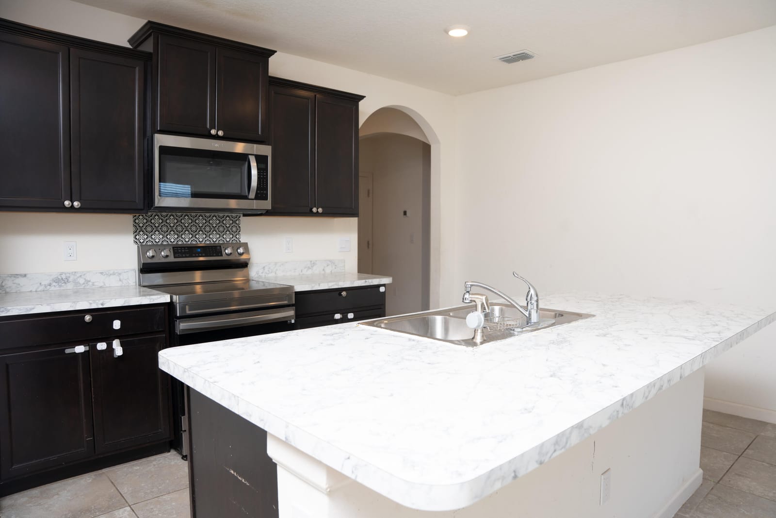 789 SW Tulip Boulevard — photo 5