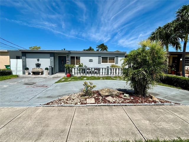 3521 SW 88th Court, sold in Bird Rd Highlands, Miami, FL