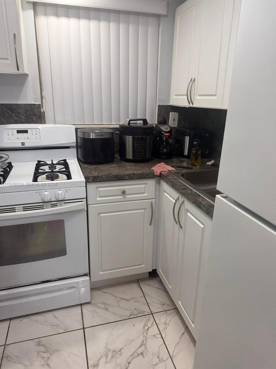 350 E 21st Street 108, Hialeah, FL 33010, Hialeah
