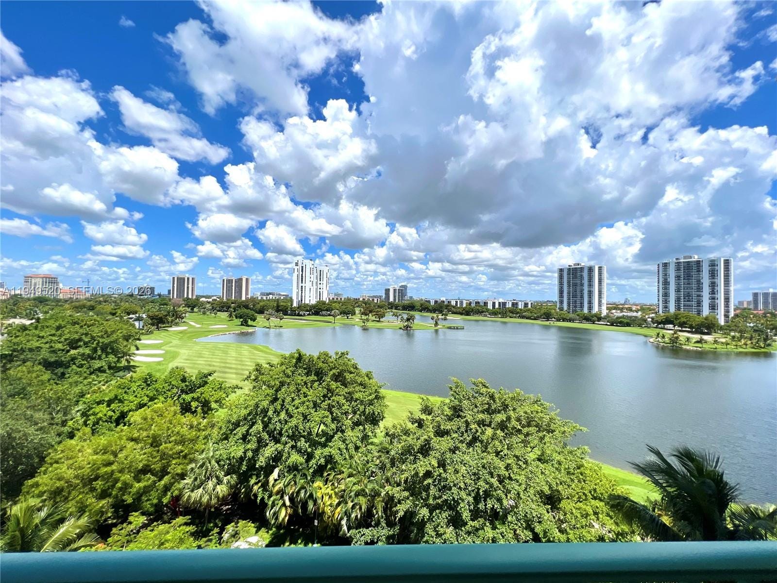 20000 E Country Club Drive 806, Aventura, FL 33180 photo 2