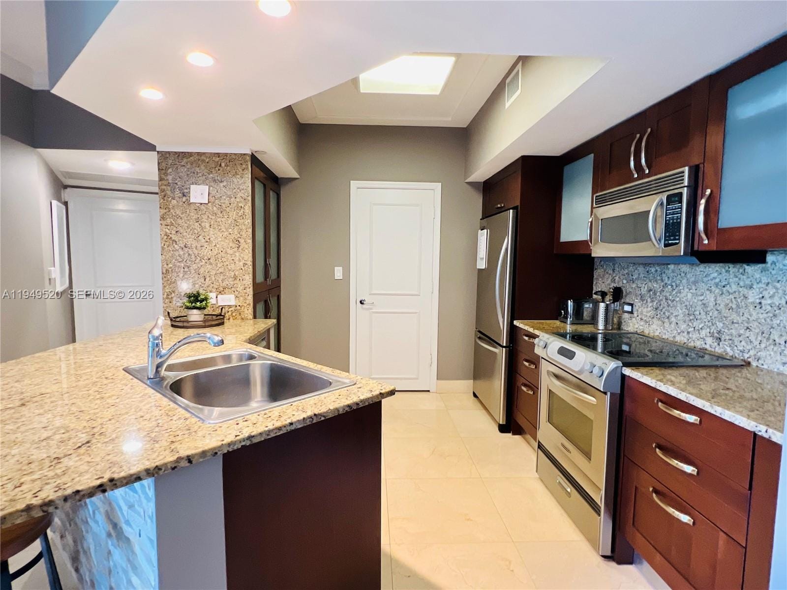 20000 E Country Club Drive 806, Aventura, FL 33180 photo 12