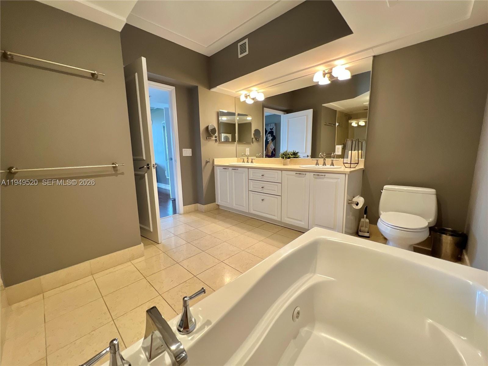 20000 E Country Club Drive 806, Aventura, FL 33180 photo 18