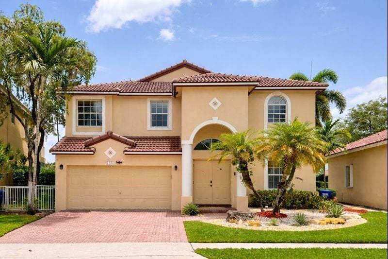 1423 SW 158th Avenue, Pembroke Pines, FL 33027