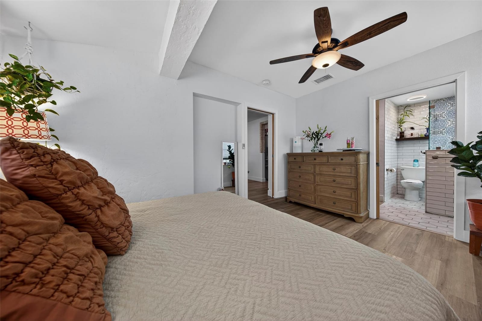 270 NE 42nd Court — photo 9