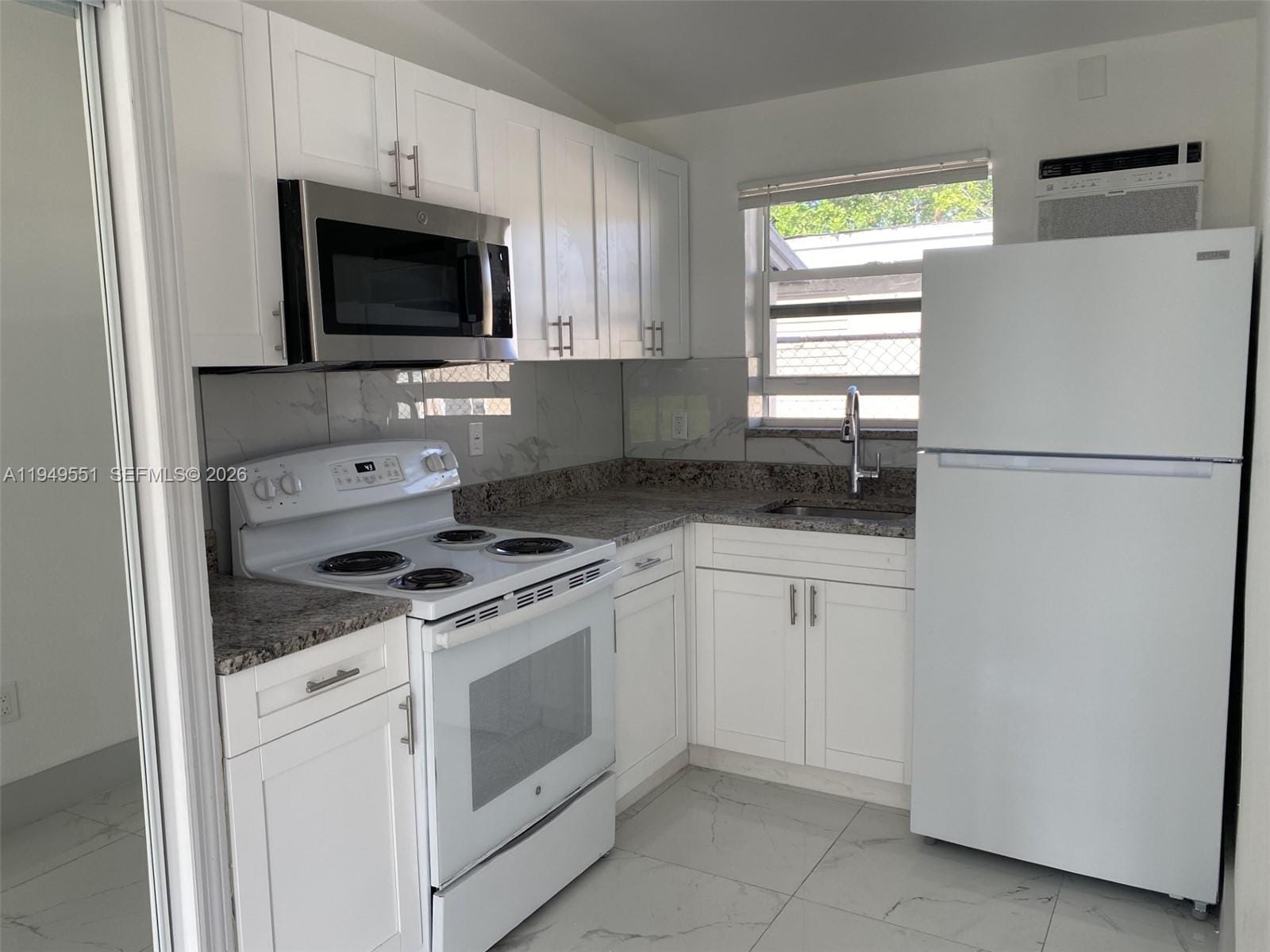 6045 Buchanan Street 1 — photo 11