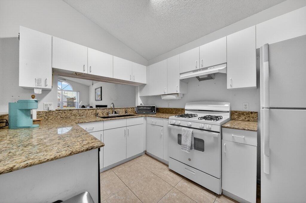 1178 NW Lombardy Drive — photo 3