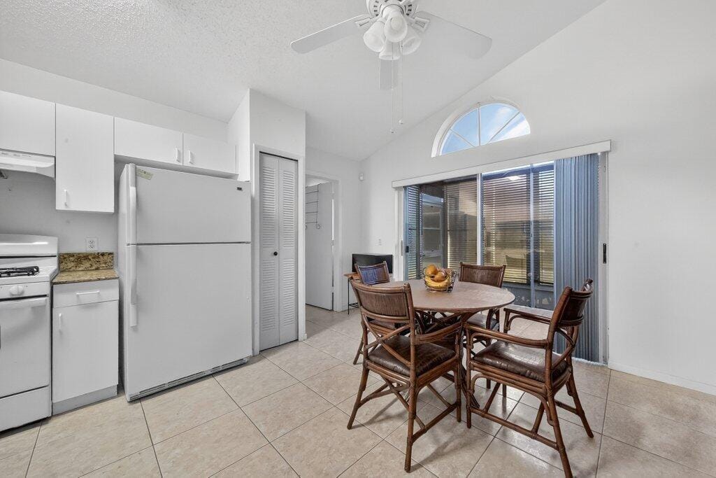 1178 NW Lombardy Drive — photo 5