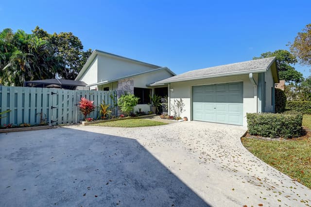 2492 NW 10th Street, Delray Beach, FL 33445