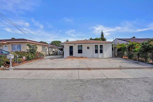 901 NW 34th Avenue, Miami, FL 33125