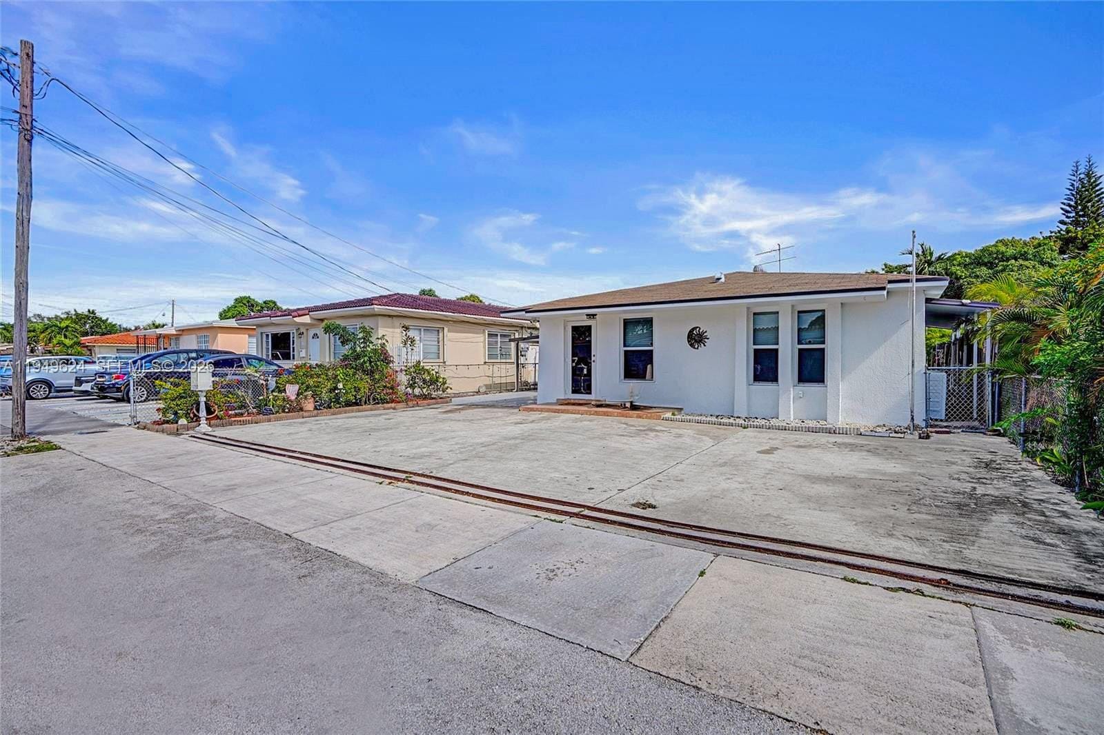 901 NW 34th Avenue — photo 2