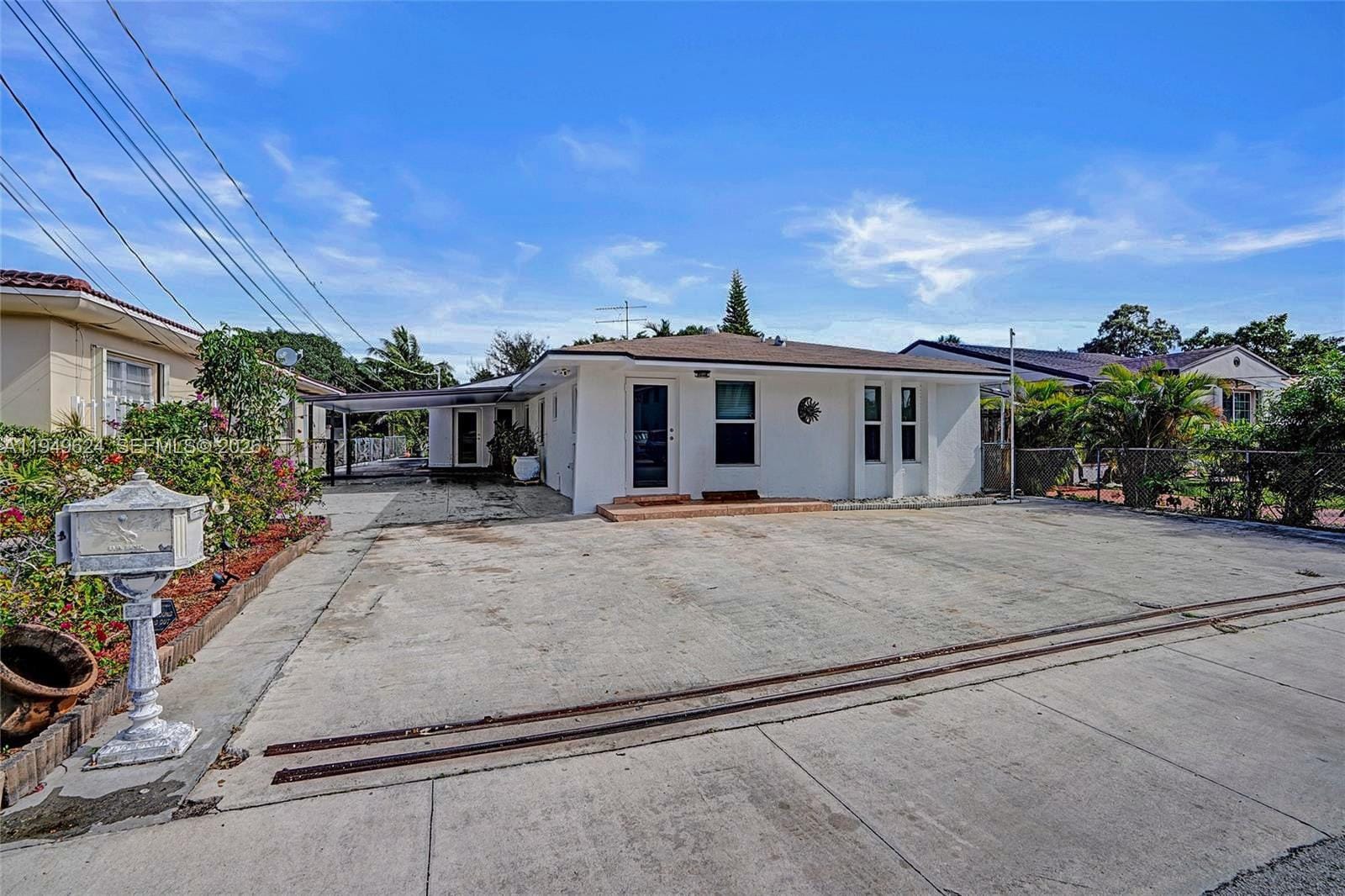 901 NW 34th Avenue — photo 3
