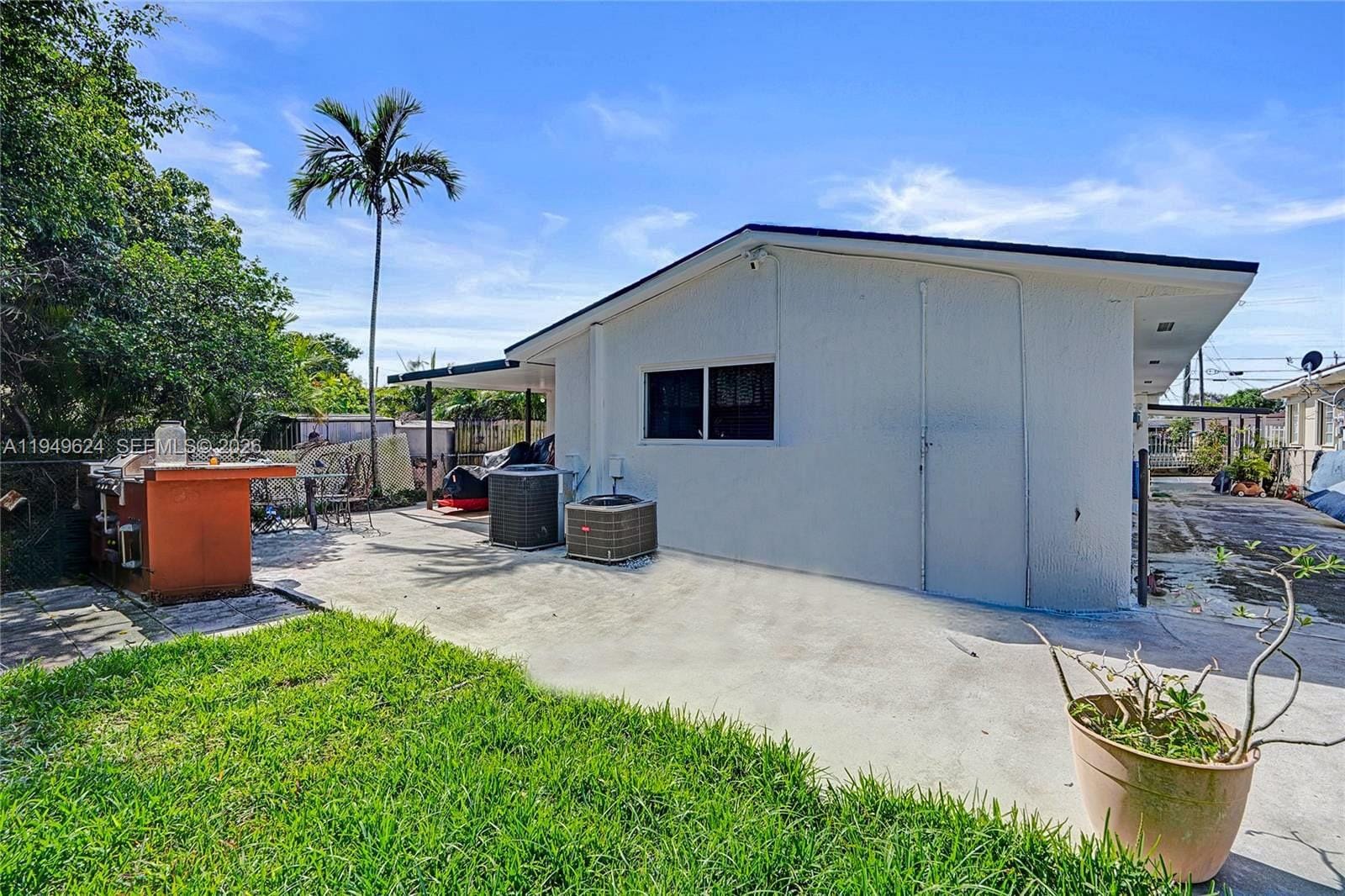 901 NW 34th Avenue — photo 7
