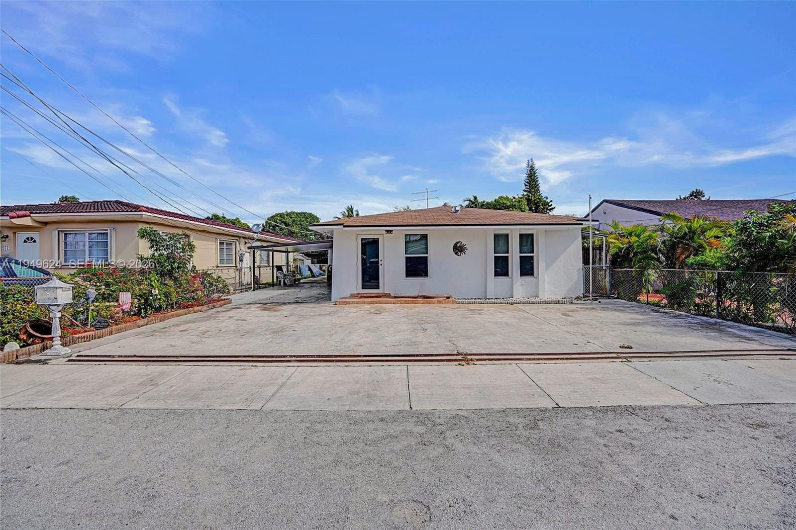 901 NW 34th Avenue, Miami, FL 33125