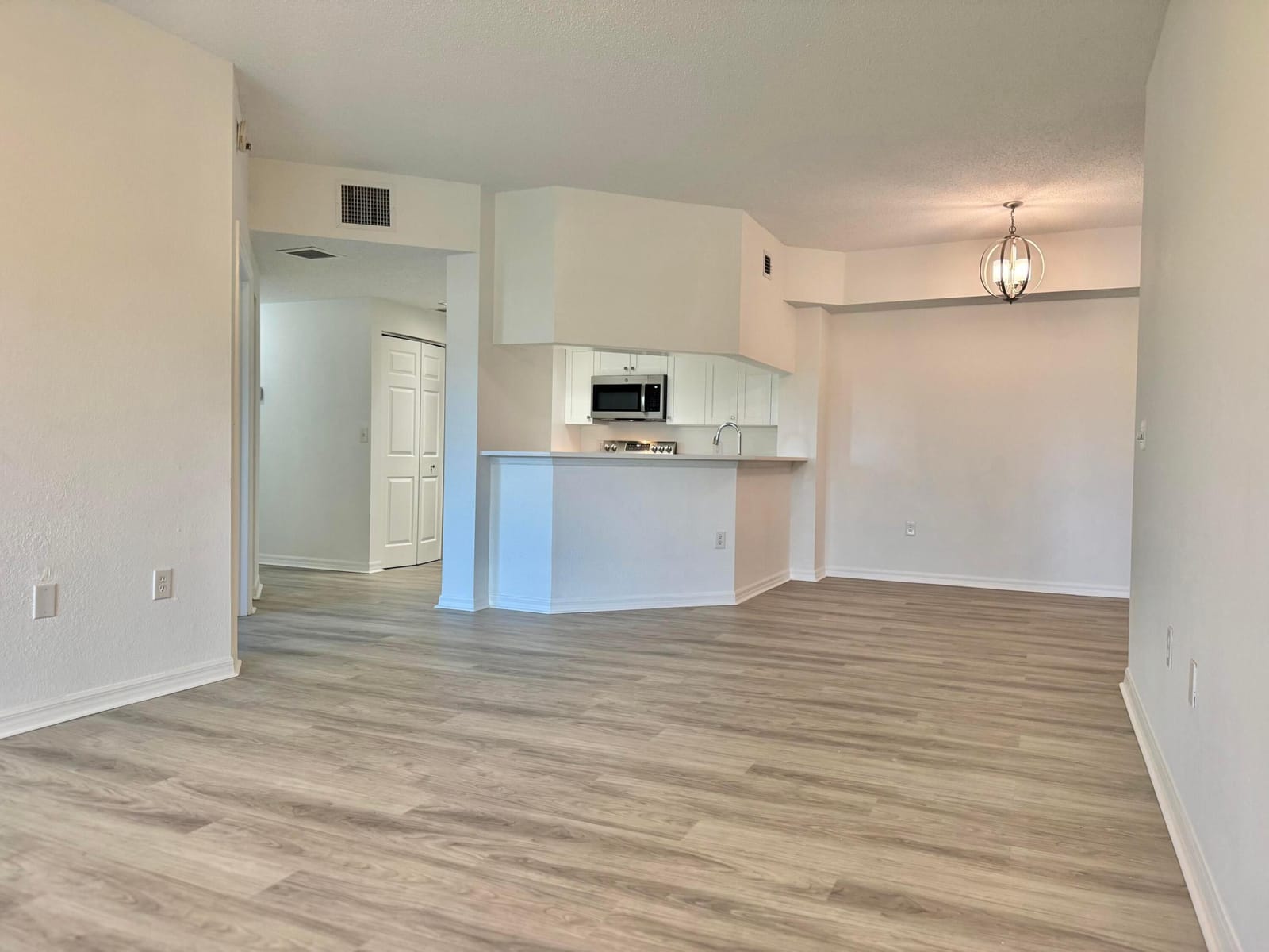 2725 Anzio Court 304 — photo 3