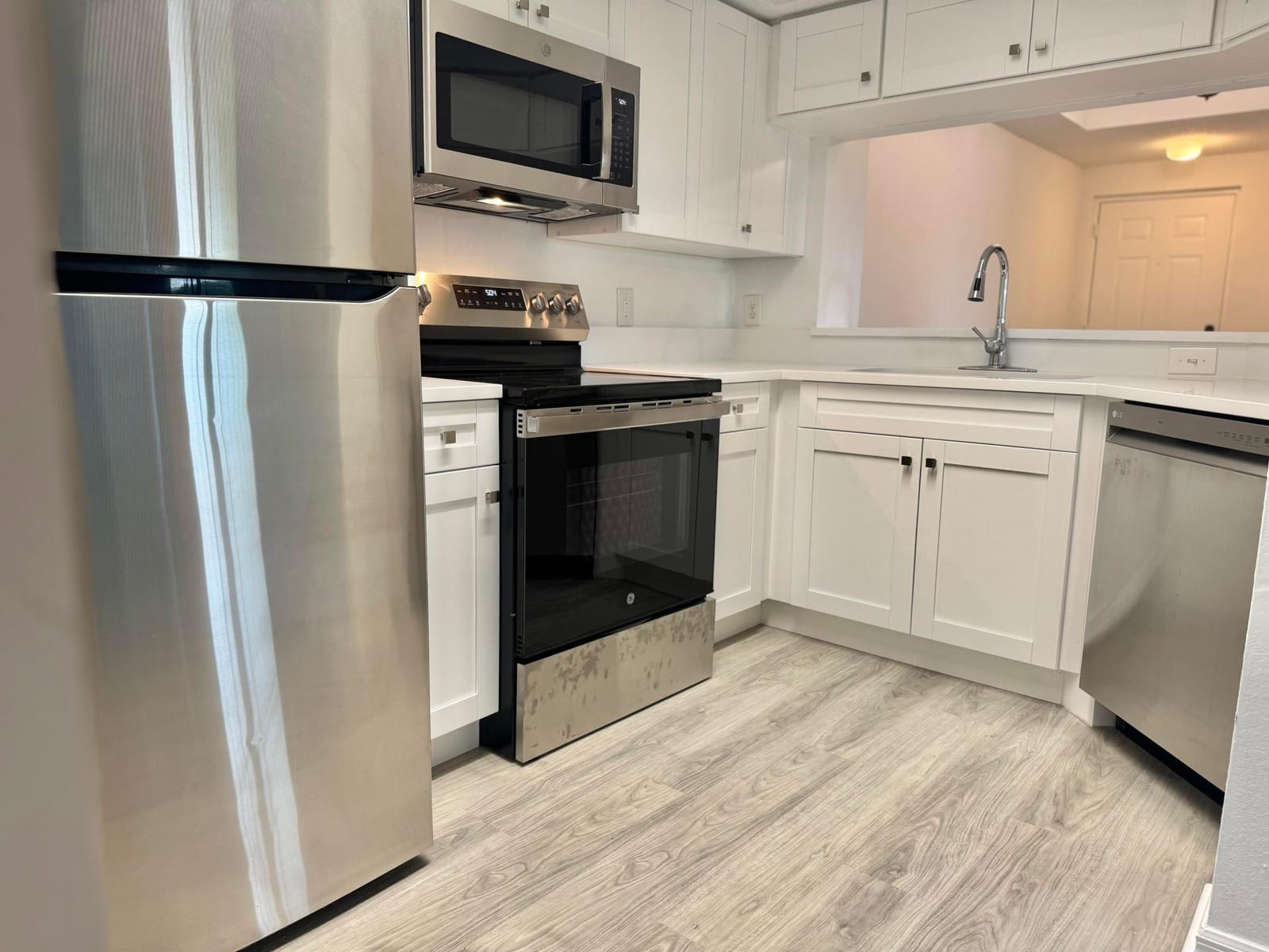 2725 Anzio Court 304 — photo 6