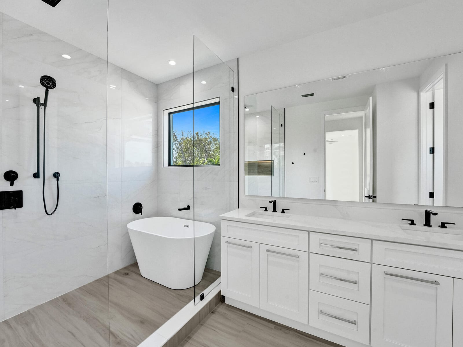130 E Hart Street — photo 6