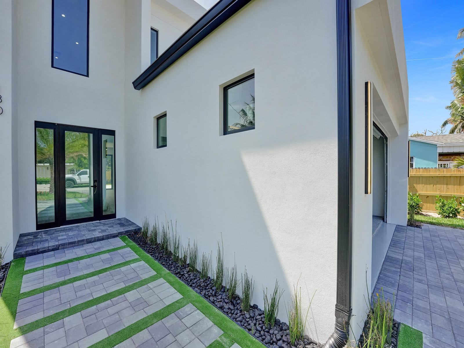 130 E Hart Street — photo 9