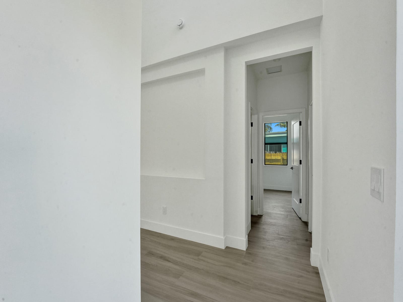 130 E Hart Street — photo 10