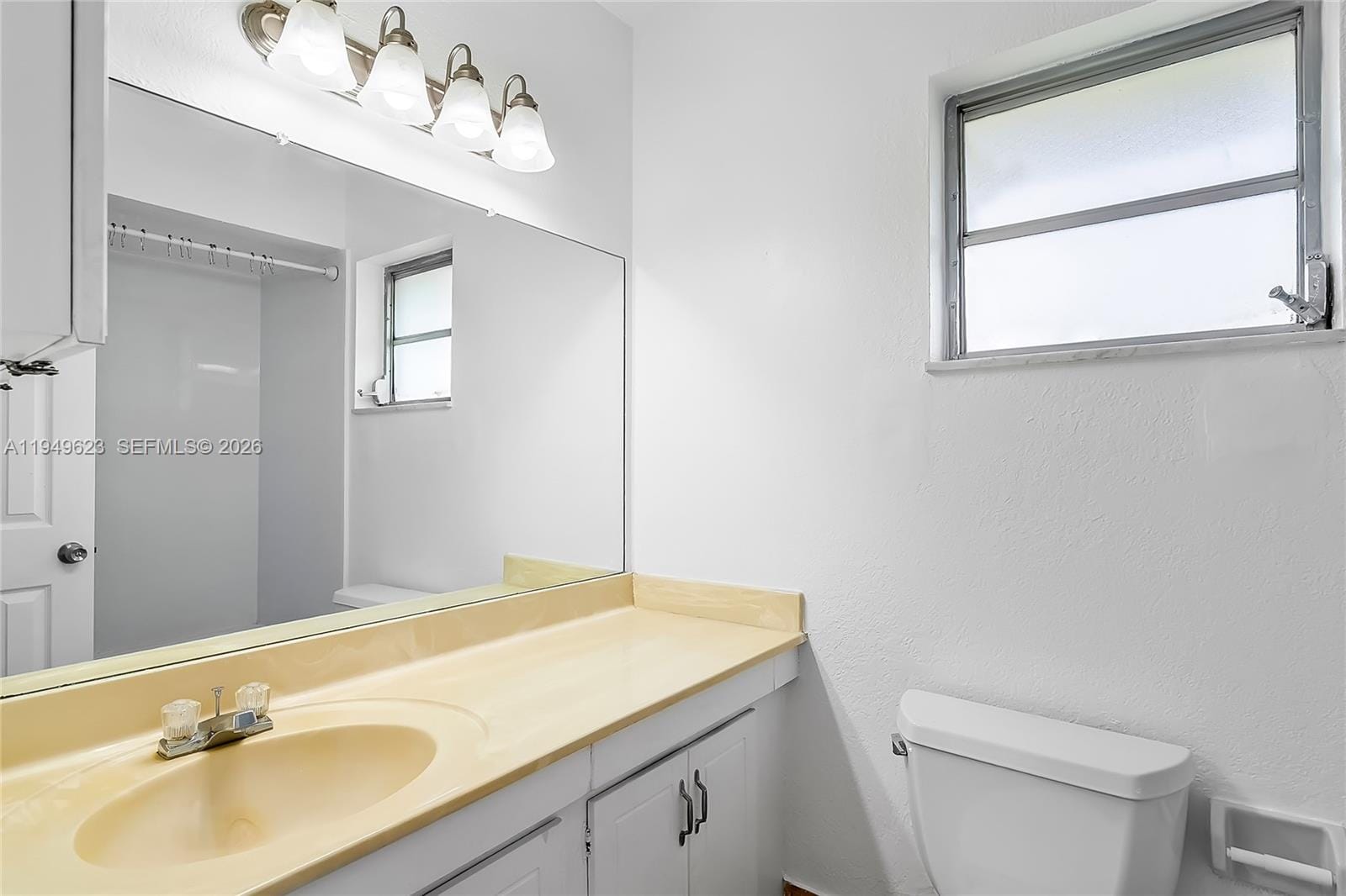 2500 SW 81st Avenue 402 — photo 11